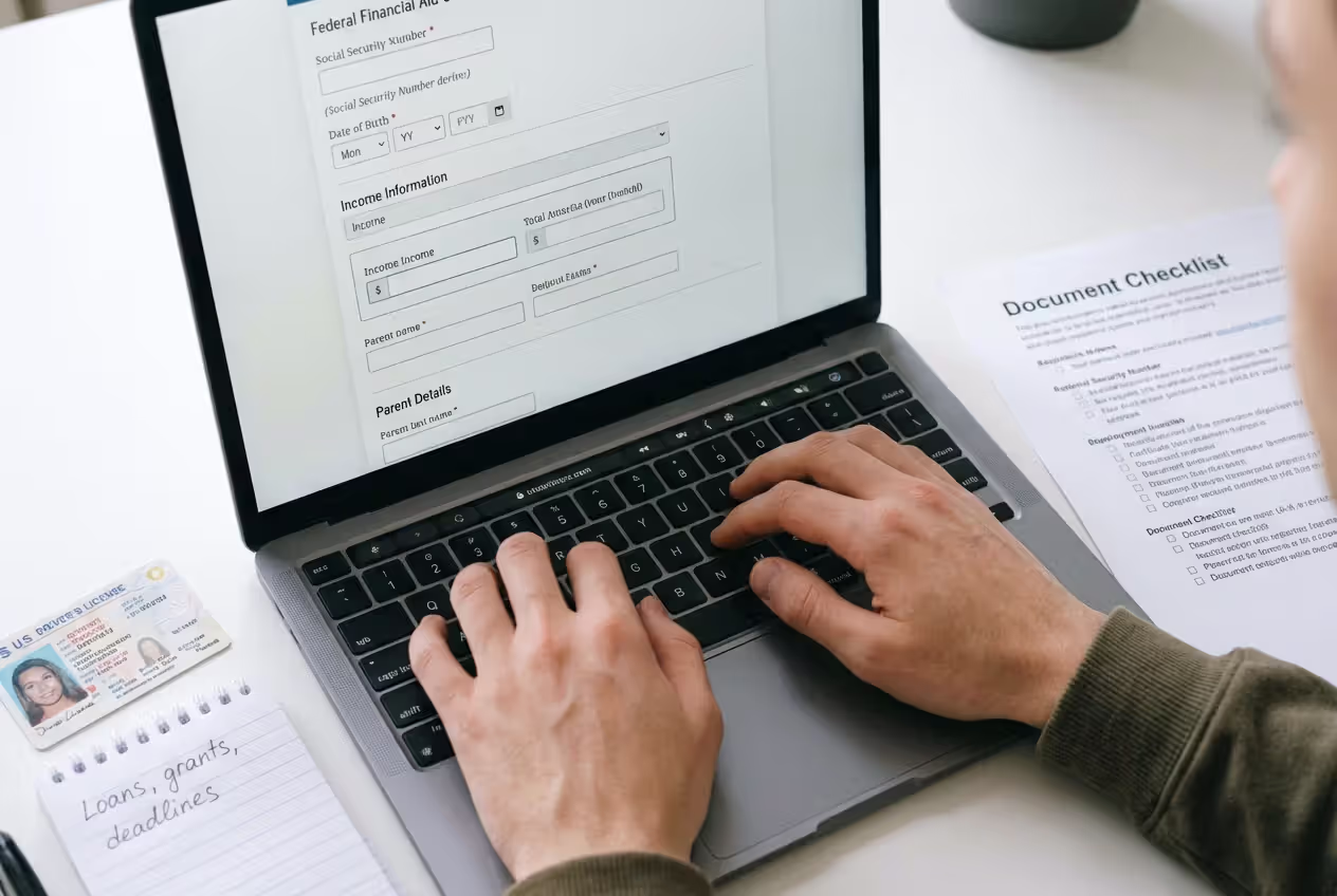 Student completing an online Grad PLUS loan application